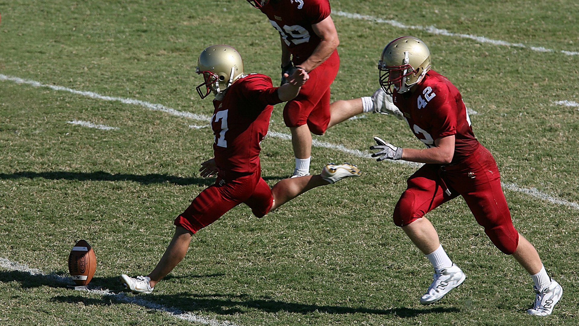 曼联两丢球暴露相同问题,一人防守遭痛批!阿莫林引援最多位置仍最弱